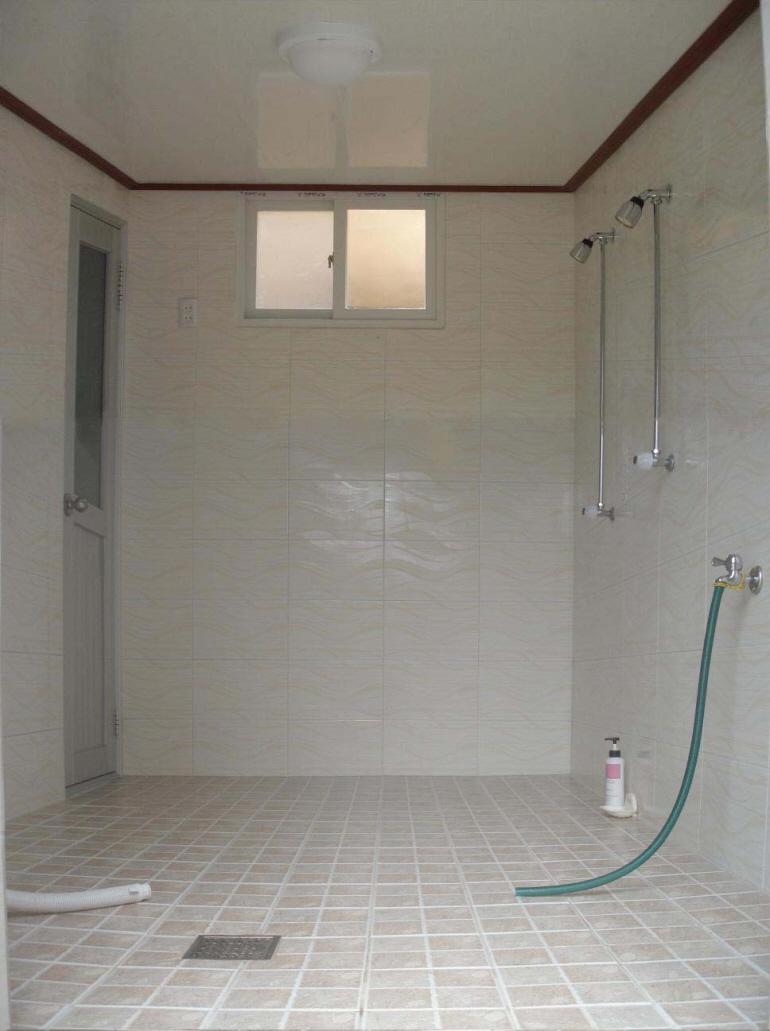 shower03.jpg